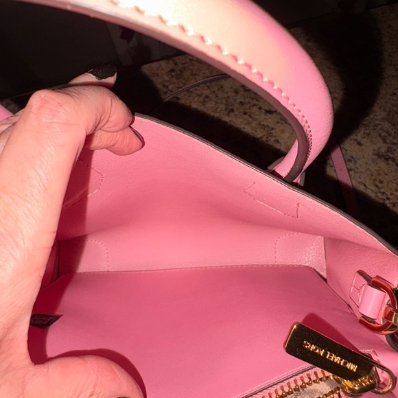 Michael Kors Mercer Pebbled Leather Crossbody bag, in Primrose. - Picture 4 of 5